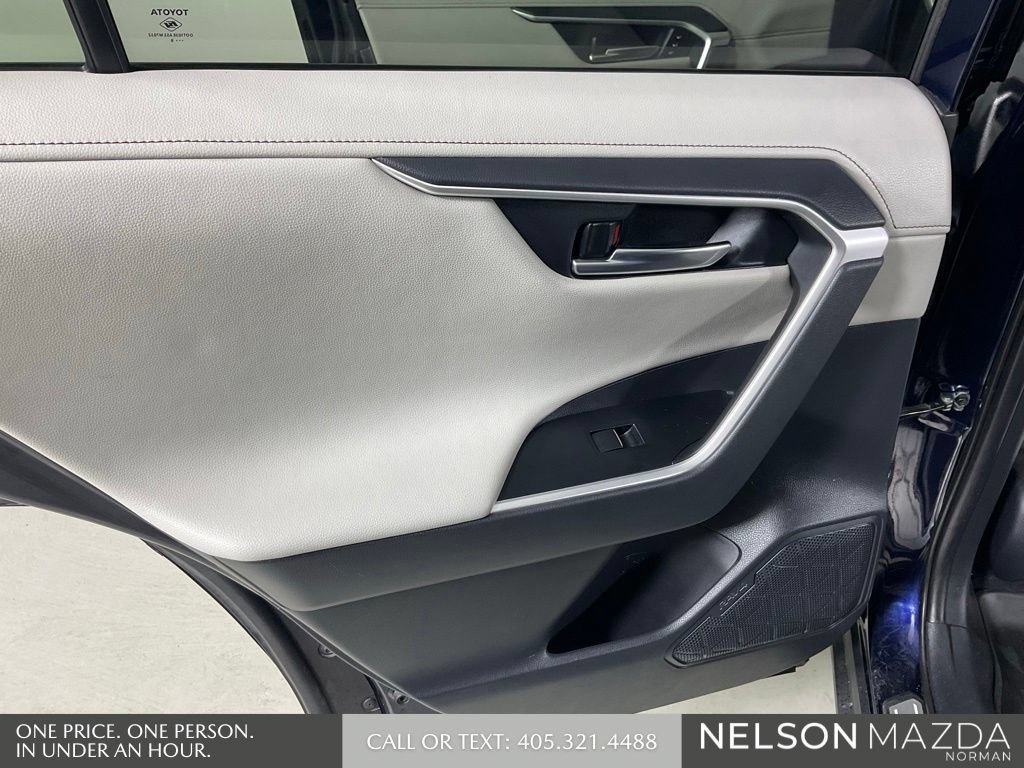 Used 2019 Toyota RAV4 Limited FWD image 19