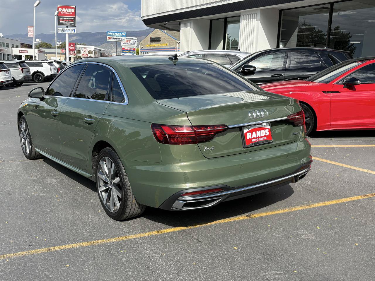 Used 2023 Audi A4 2.0T Premium w/ Convenience Package AWD/4WD image 5