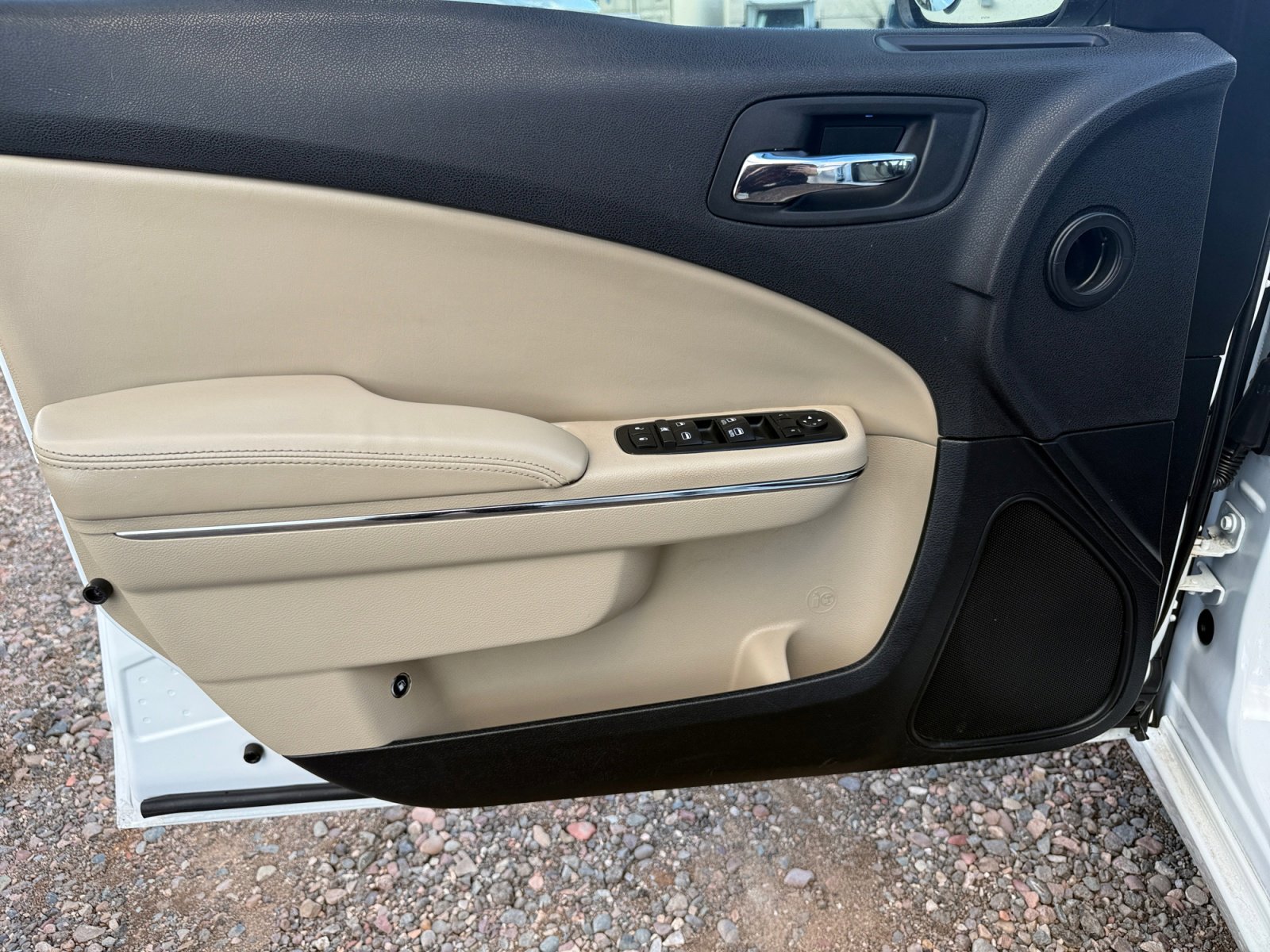 Used 2014 Dodge Charger SE image 14