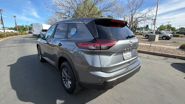 Used 2025 Nissan Rogue S image 6
