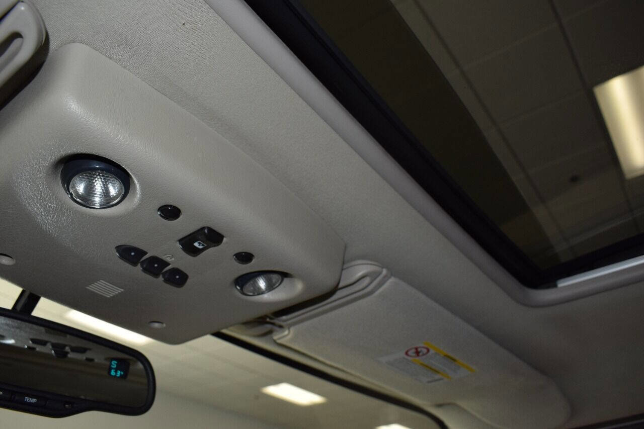 Used 2003 HUMMER H2 w/ Preferred Equipment Group image 55