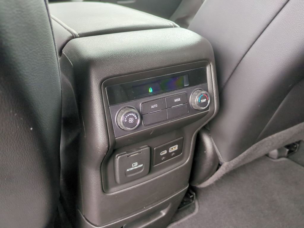 Used 2023 GMC Acadia SLT image 27