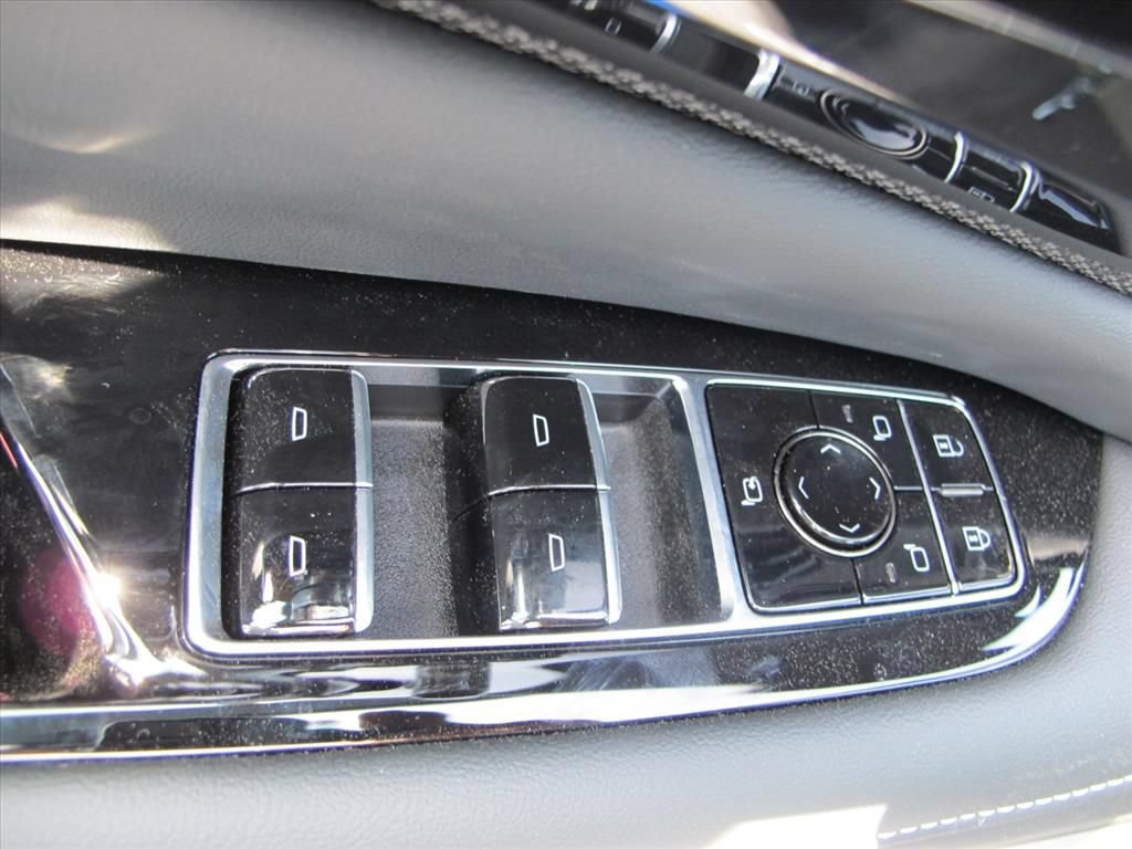 New 2027 Cadillac Optiq V w/ Deep Ocean Design Edition AWD/4WD image 13