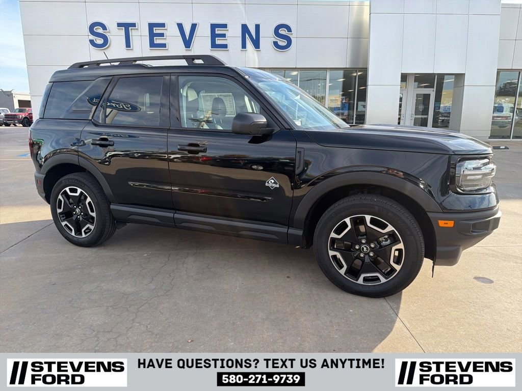 Used 2024 Ford Bronco Sport Outer Banks w/ Tech Package image 2