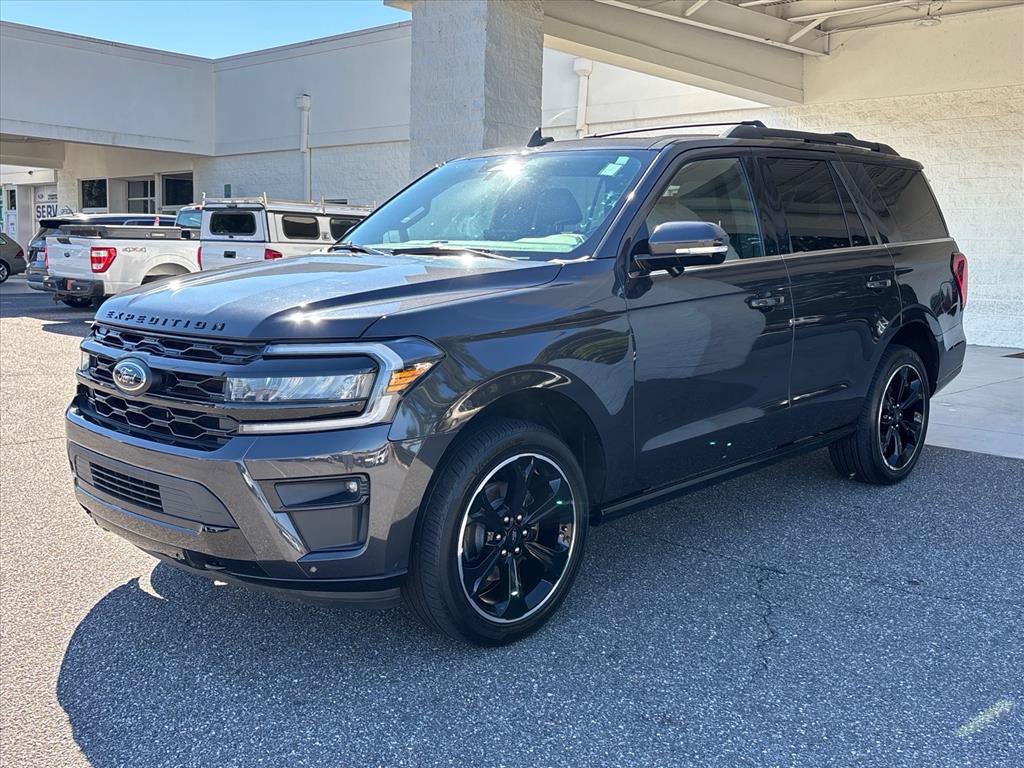 Used 2022 Ford Expedition Limited AWD/4WD image 23