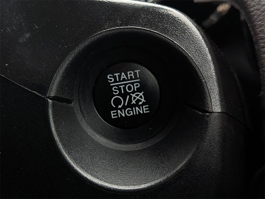 Used 2019 Jeep Compass Limited image 18