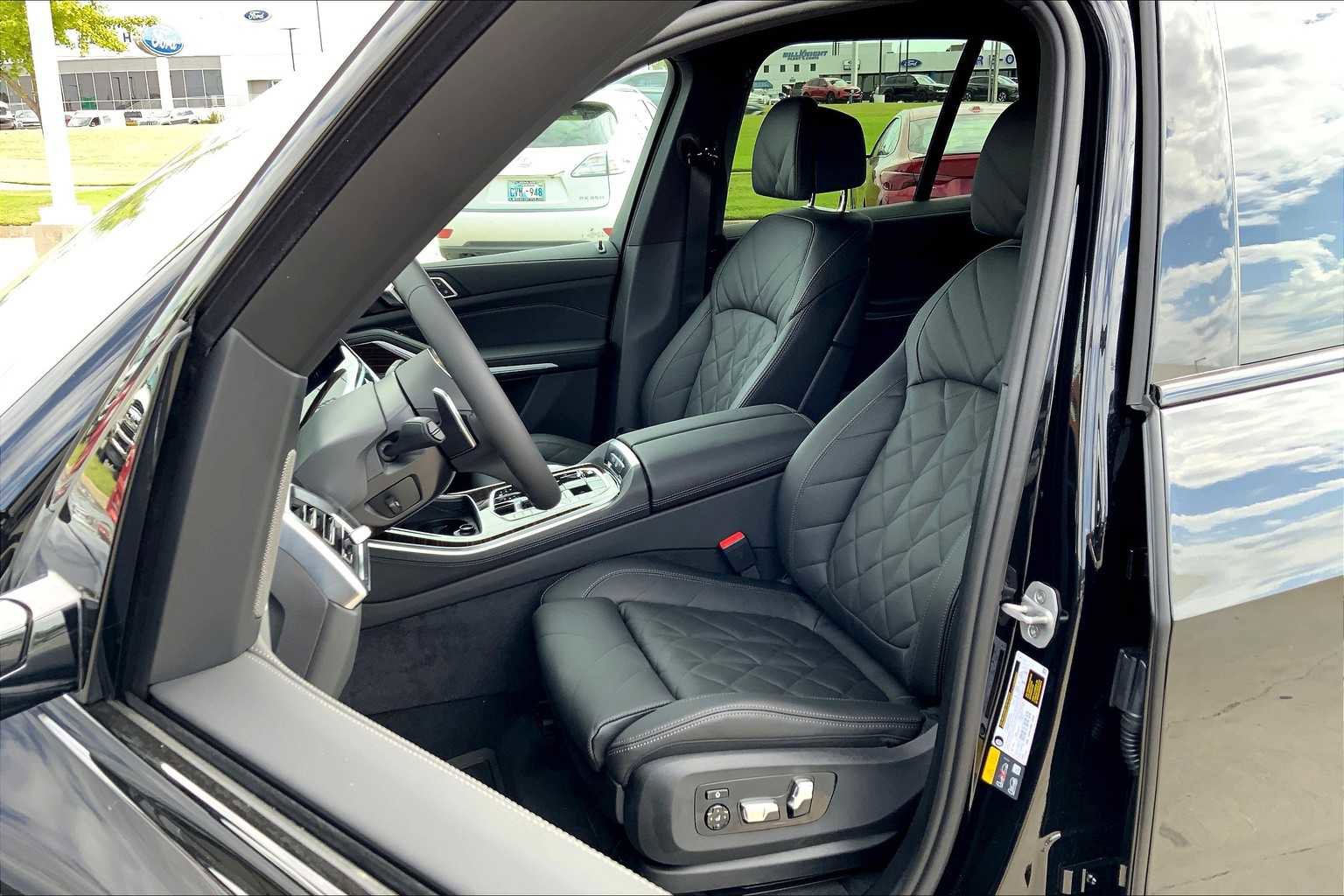 New 2026 BMW X5 xDrive50e w/ M Sport Package image 9