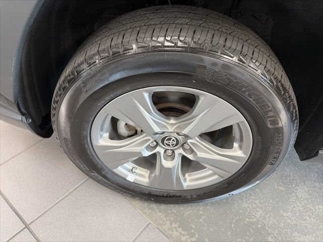 Certified 2024 Toyota RAV4 LE AWD/4WD image 25