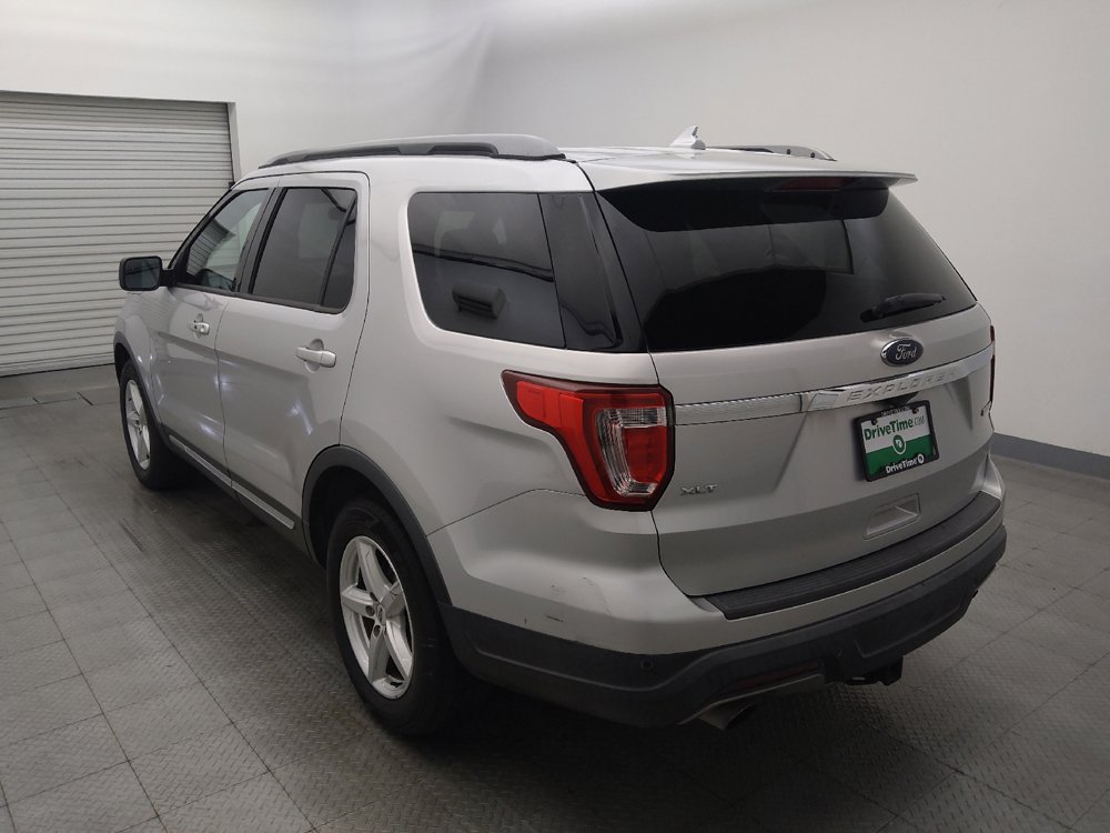 Used 2019 Ford Explorer XLT w/ Equipment Group 202A image 5
