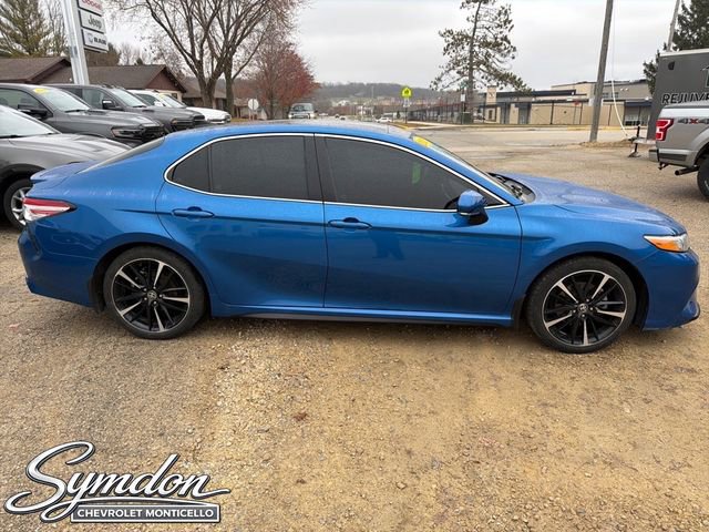 Used 2020 Toyota Camry XSE image 2