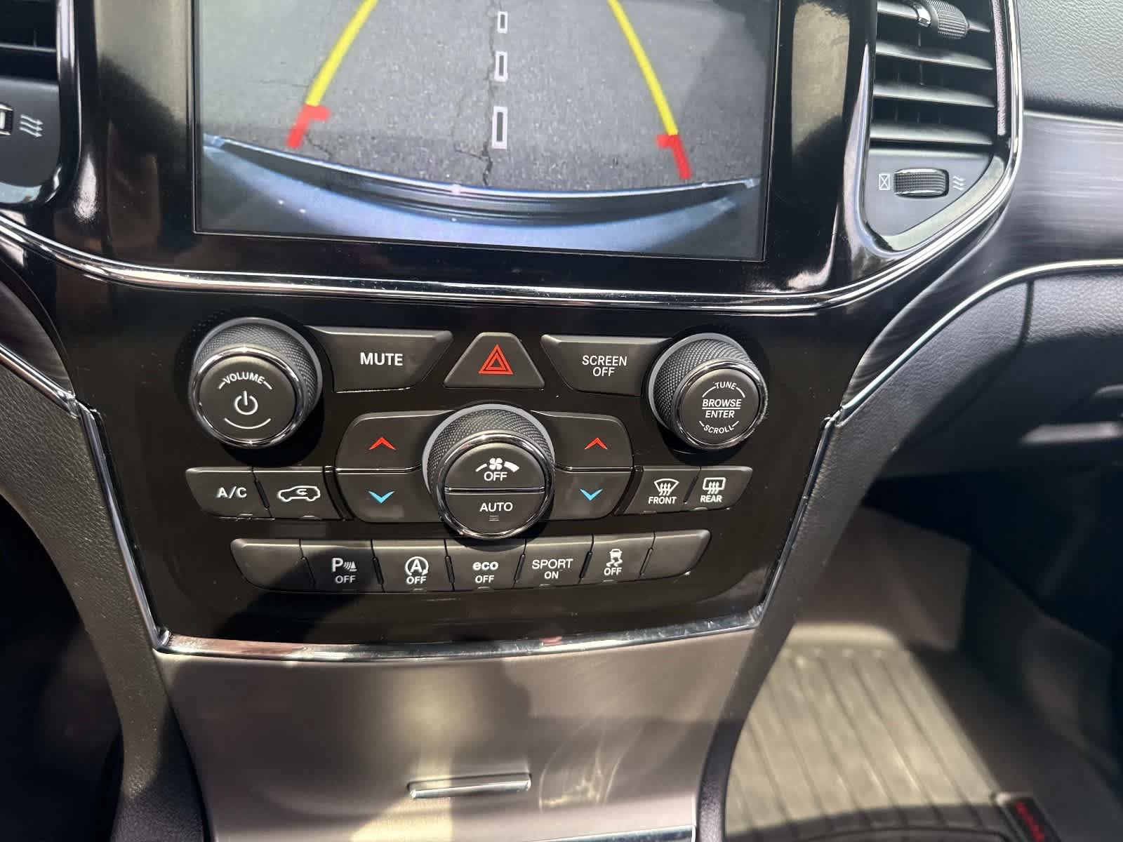 Used 2021 Jeep Grand Cherokee Limited AWD/4WD image 27