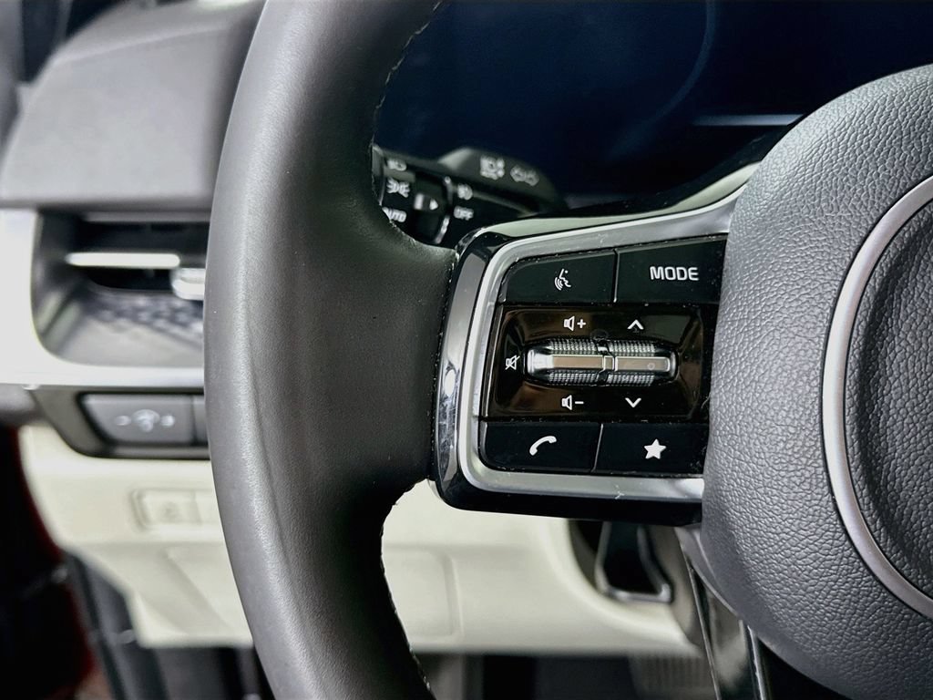 Used 2024 Kia Carnival SX Prestige FWD image 23