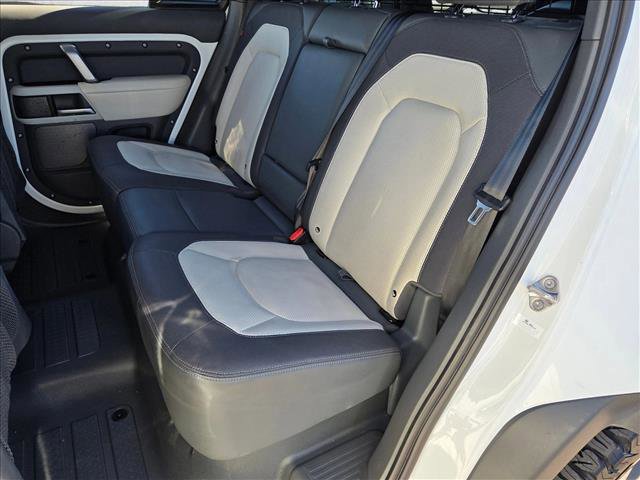 Used 2023 Land Rover Defender 110 X-Dynamic SE image 17