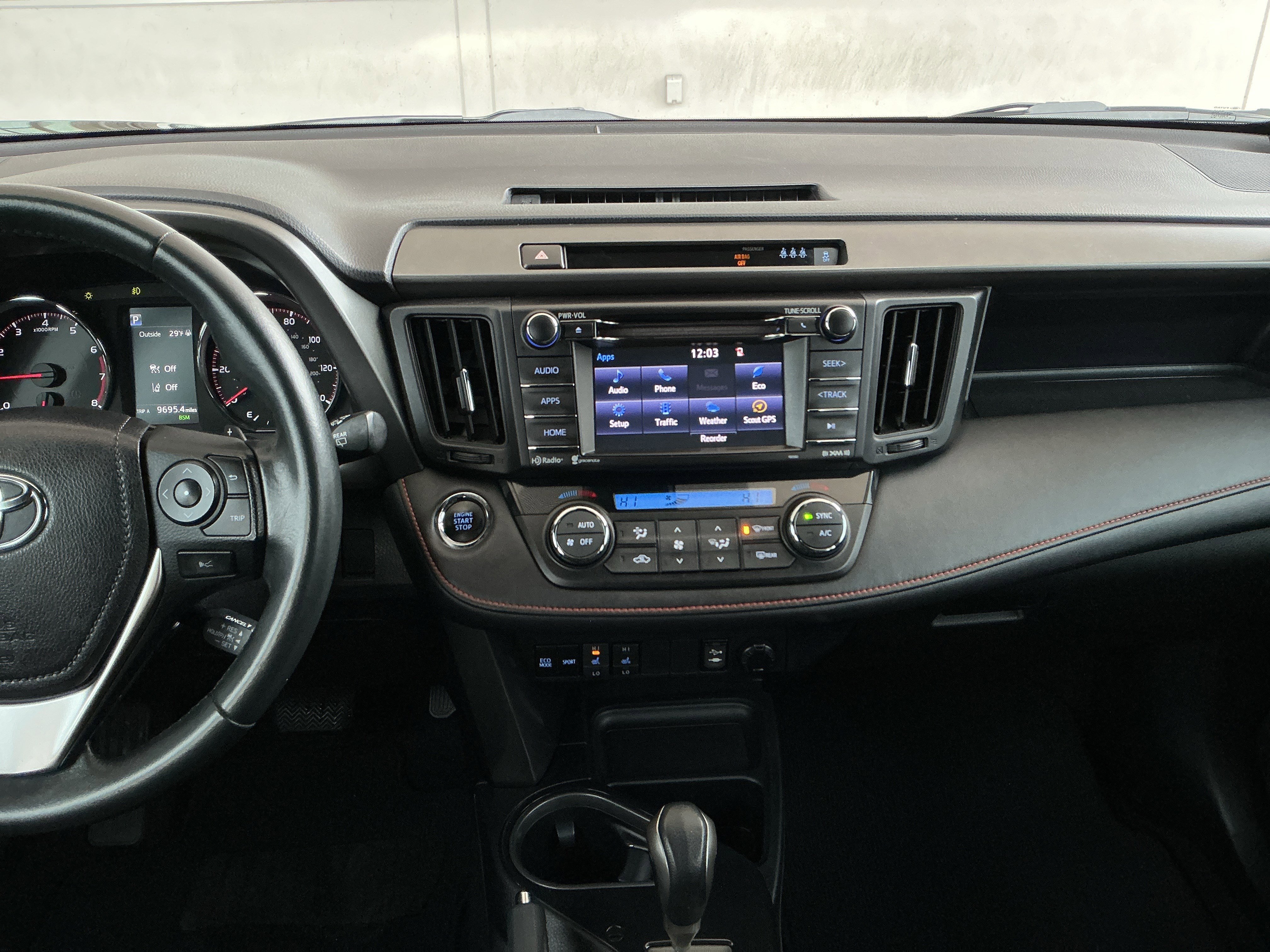 Used 2017 Toyota RAV4 SE image 9