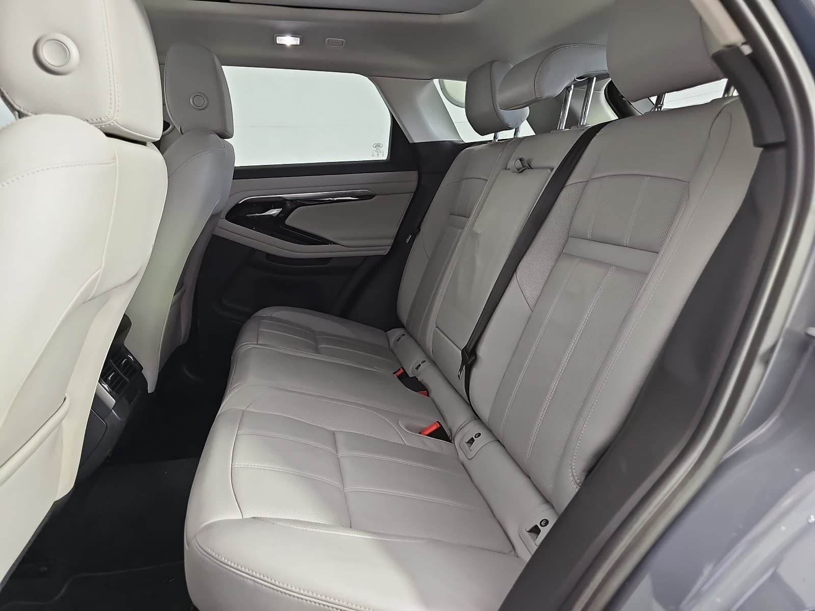 Used 2023 Land Rover Range Rover Evoque S AWD/4WD image 13