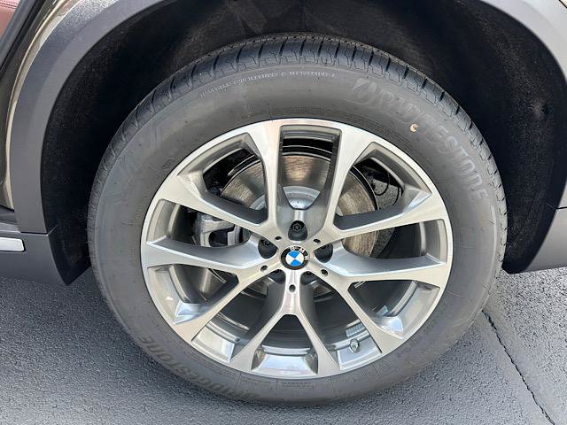 New 2026 BMW X5 xDrive40i w/ Premium Package AWD/4WD image 7