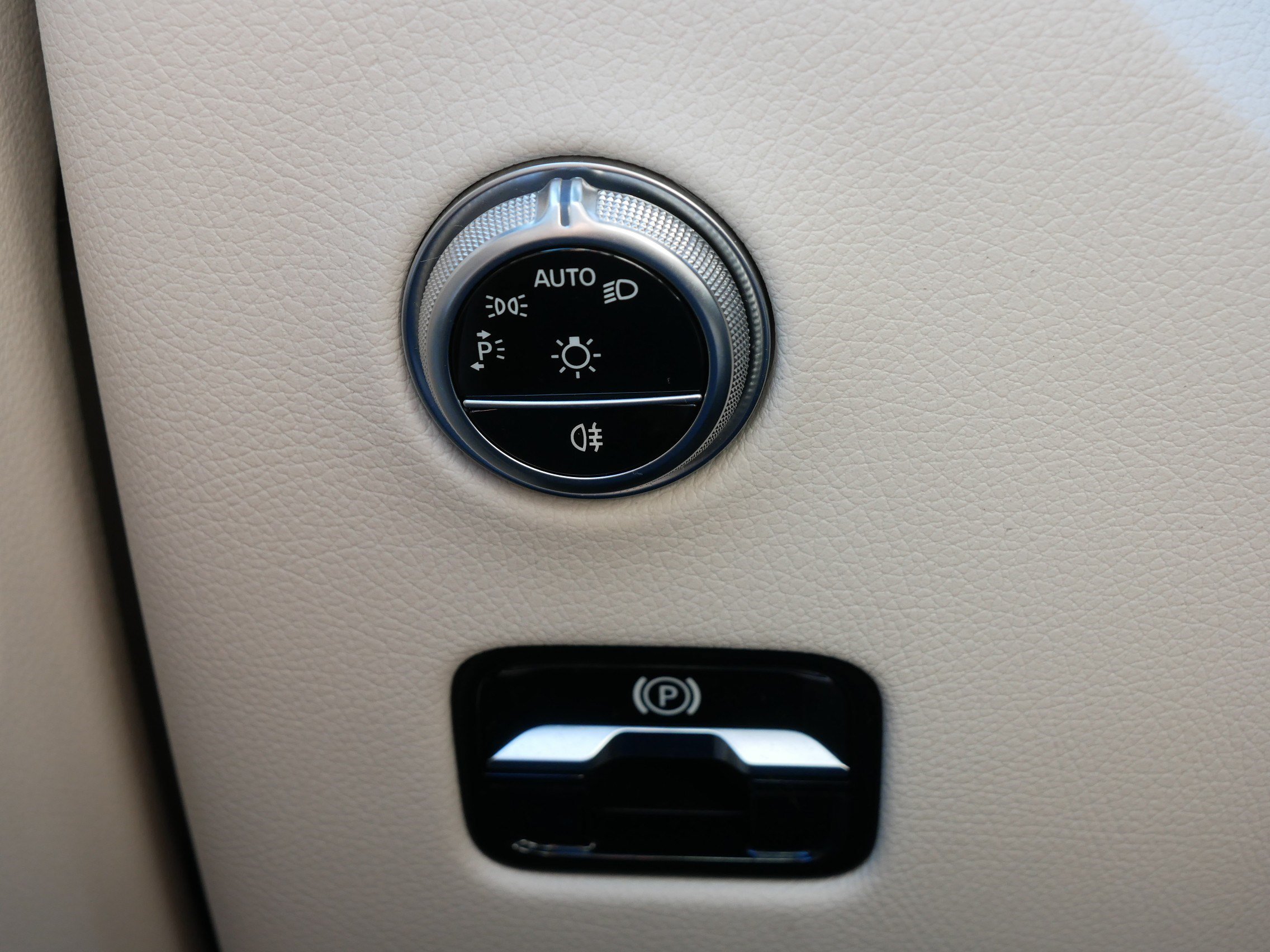 Used 2023 Mercedes-Benz GLC 300 4MATIC image 26