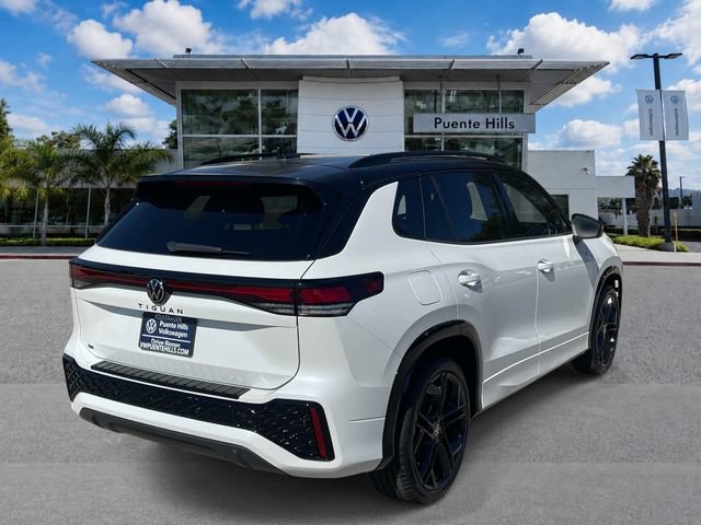 New 2026 Volkswagen Tiguan SE R-Line FWD image 4
