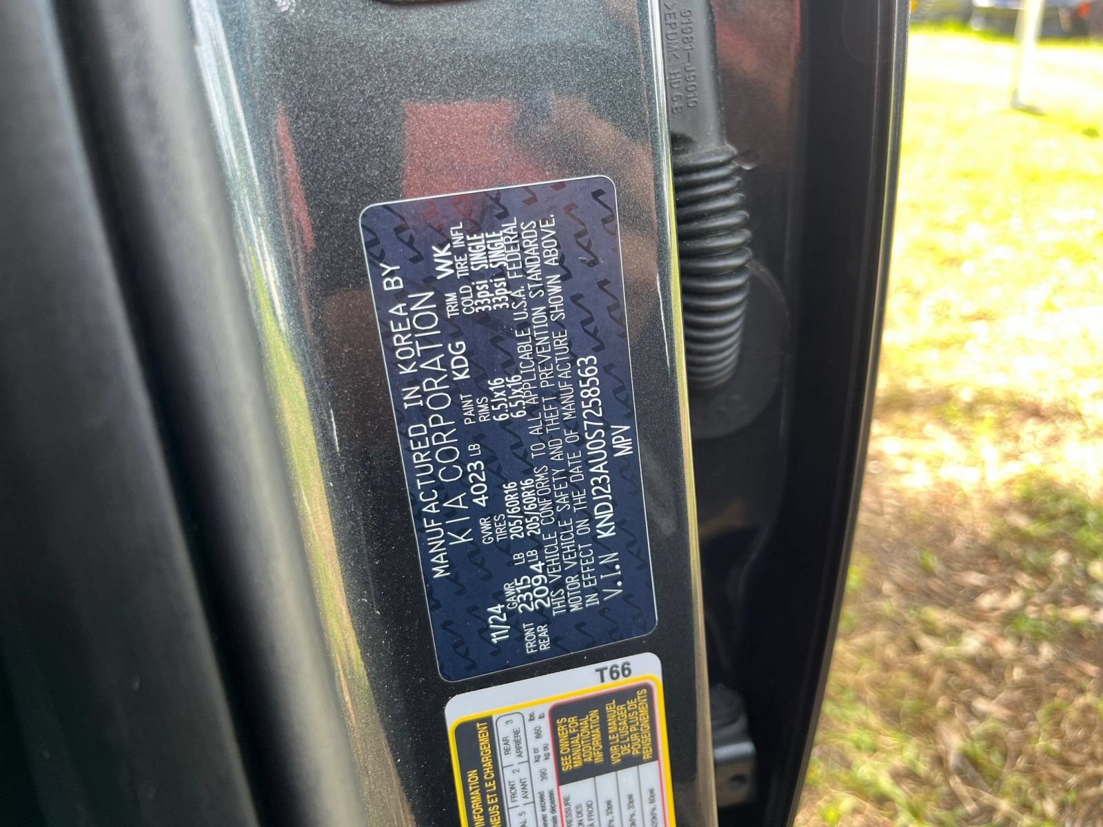 Used 2025 Kia Soul LX w/ LX Technology Package FWD image 26