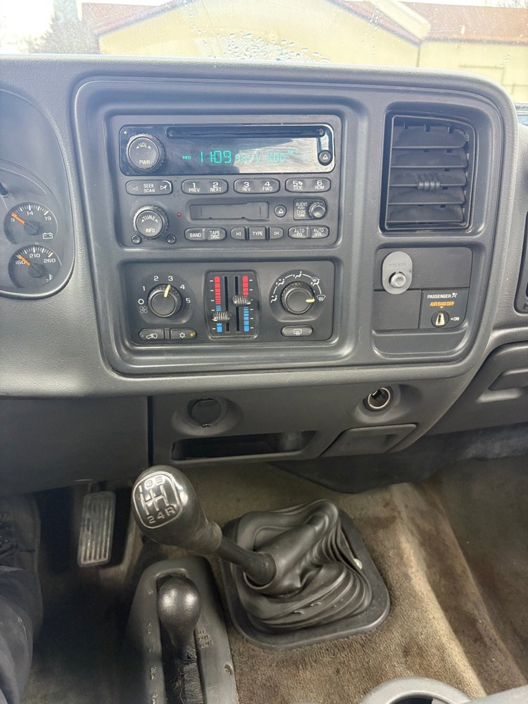 Used 2004 Chevrolet Silverado 2500 LS AWD/4WD image 14