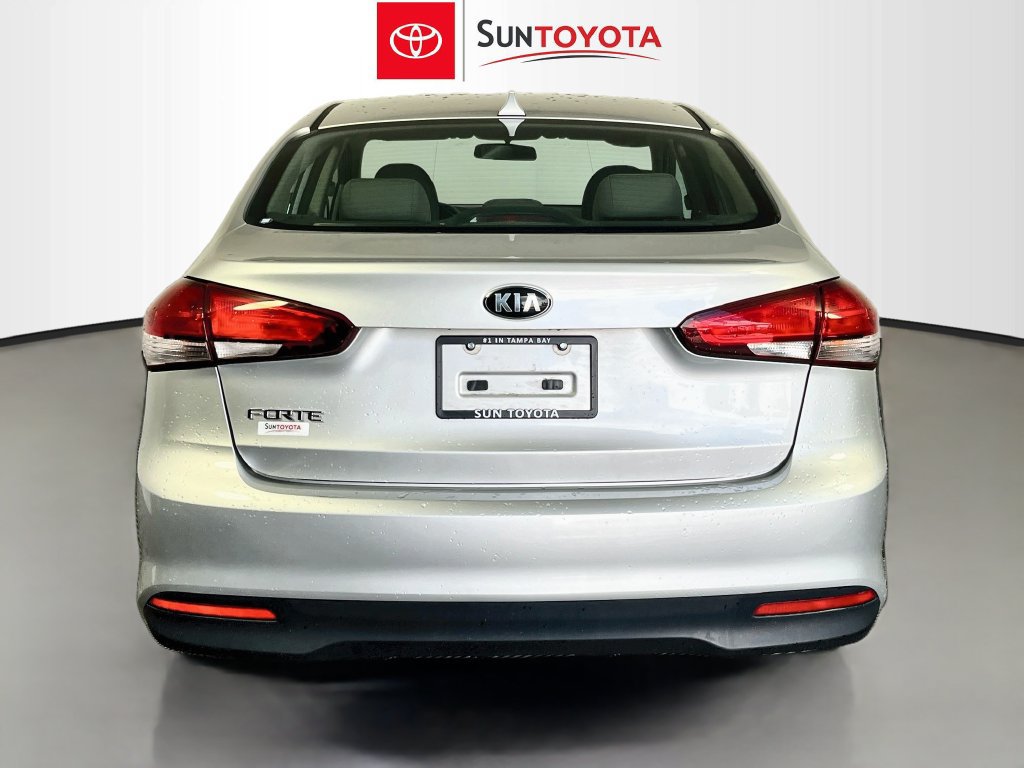 Used 2017 Kia Forte LX FWD image 5