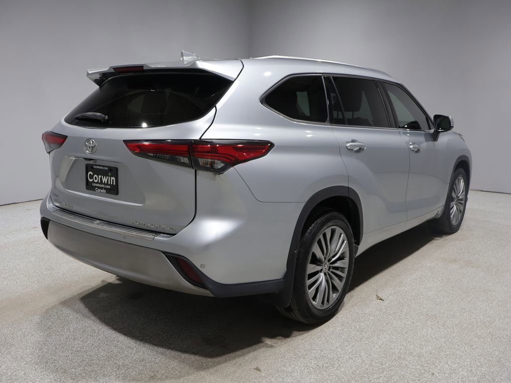 Used 2020 Toyota Highlander Platinum image 2