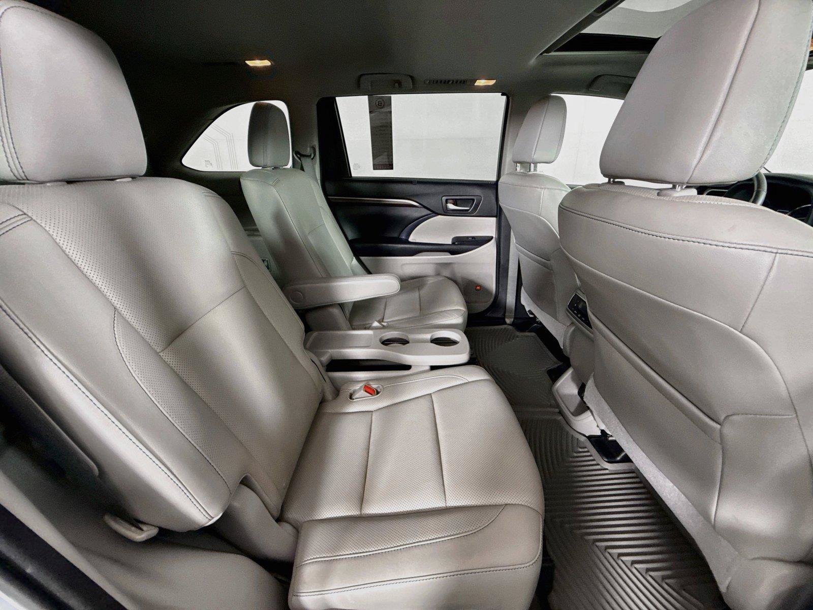 Used 2015 Toyota Highlander Limited FWD image 45