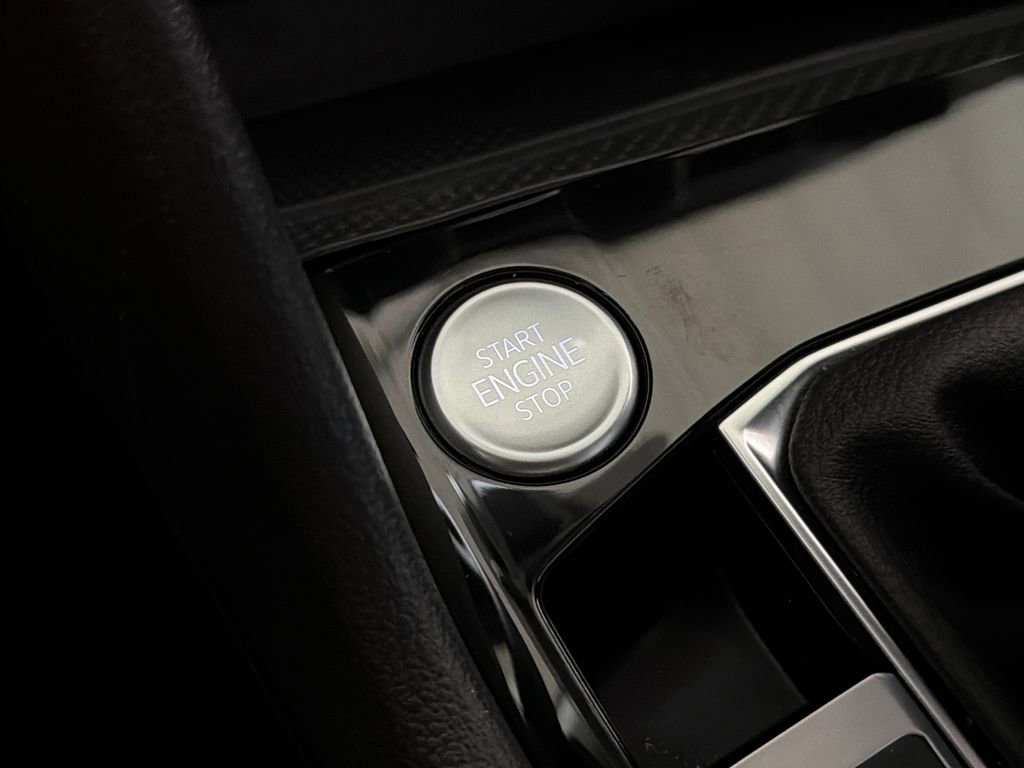 Used 2023 Volkswagen Taos SE image 5