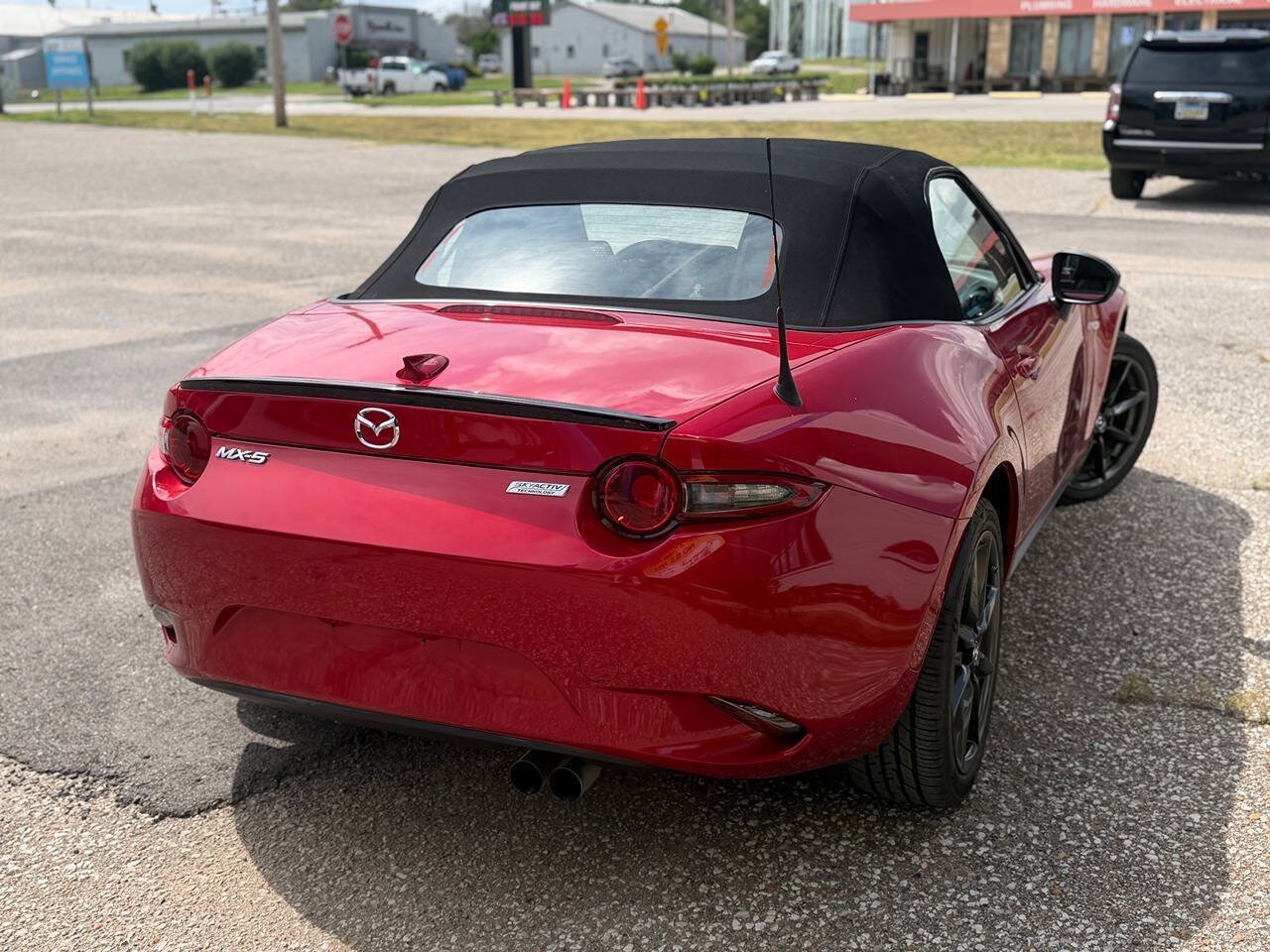 Used 2016 MAZDA MX-5 Miata Club RWD image 7