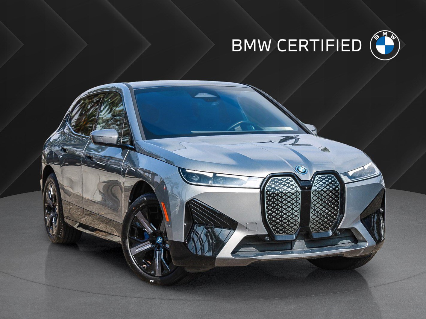 Used 2024 BMW iX xDrive50 w/ Sport Package AWD/4WD image 1