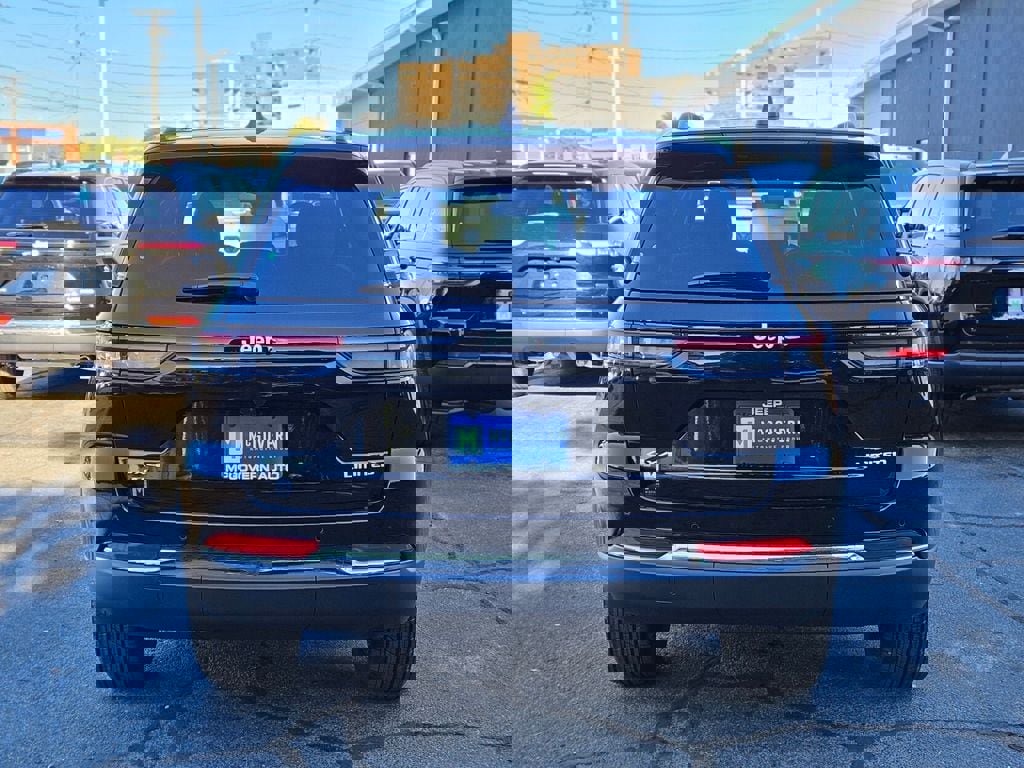 New 2025 Jeep Grand Cherokee Limited image 4