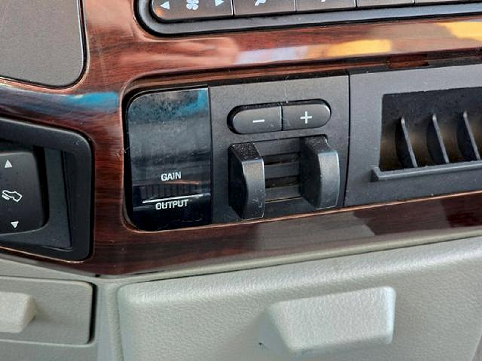 Used 2008 Ford F350 2WD Crew Cab Super Duty image 30