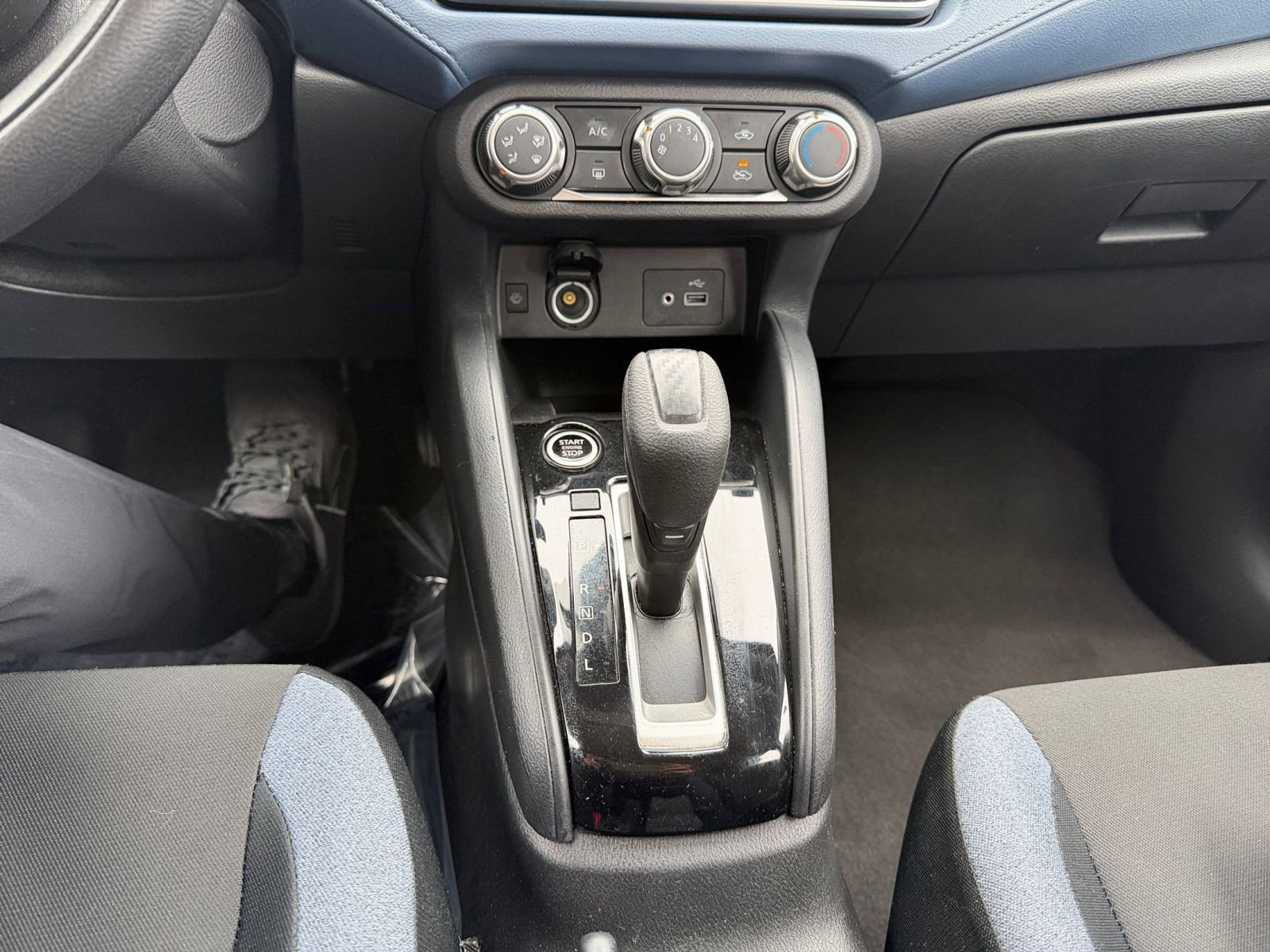 Used 2025 Nissan Versa SV image 36