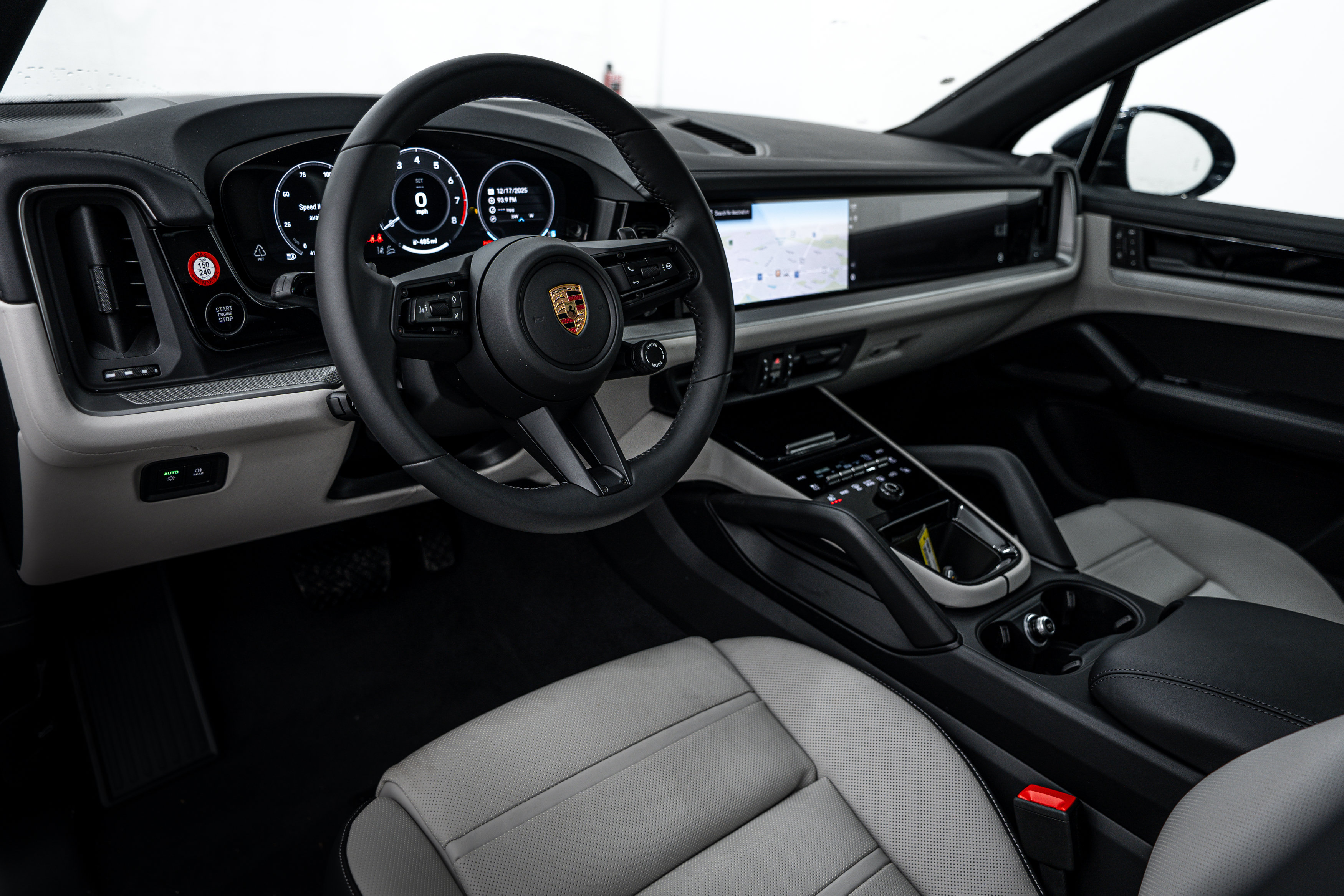 Certified 2026 Porsche Cayenne AWD/4WD image 4