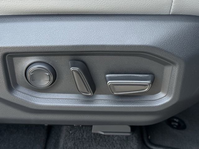 Used 2026 Toyota Tundra Limited w/ Power Package image 31