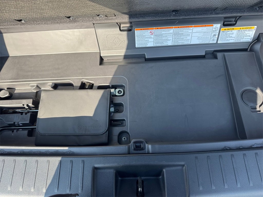 Used 2023 Toyota Highlander Platinum image 17