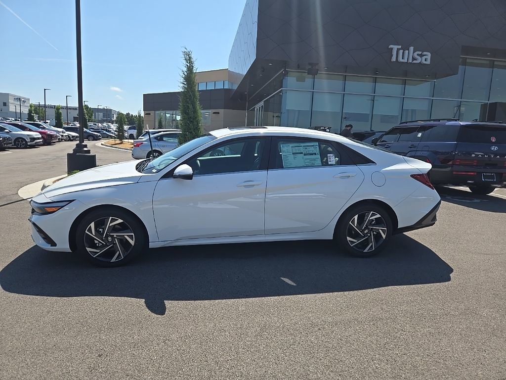 New 2025 Hyundai Elantra Limited image 5