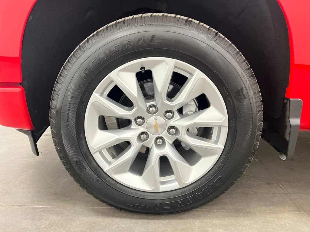 Used 2025 Chevrolet Silverado 1500 Custom image 29