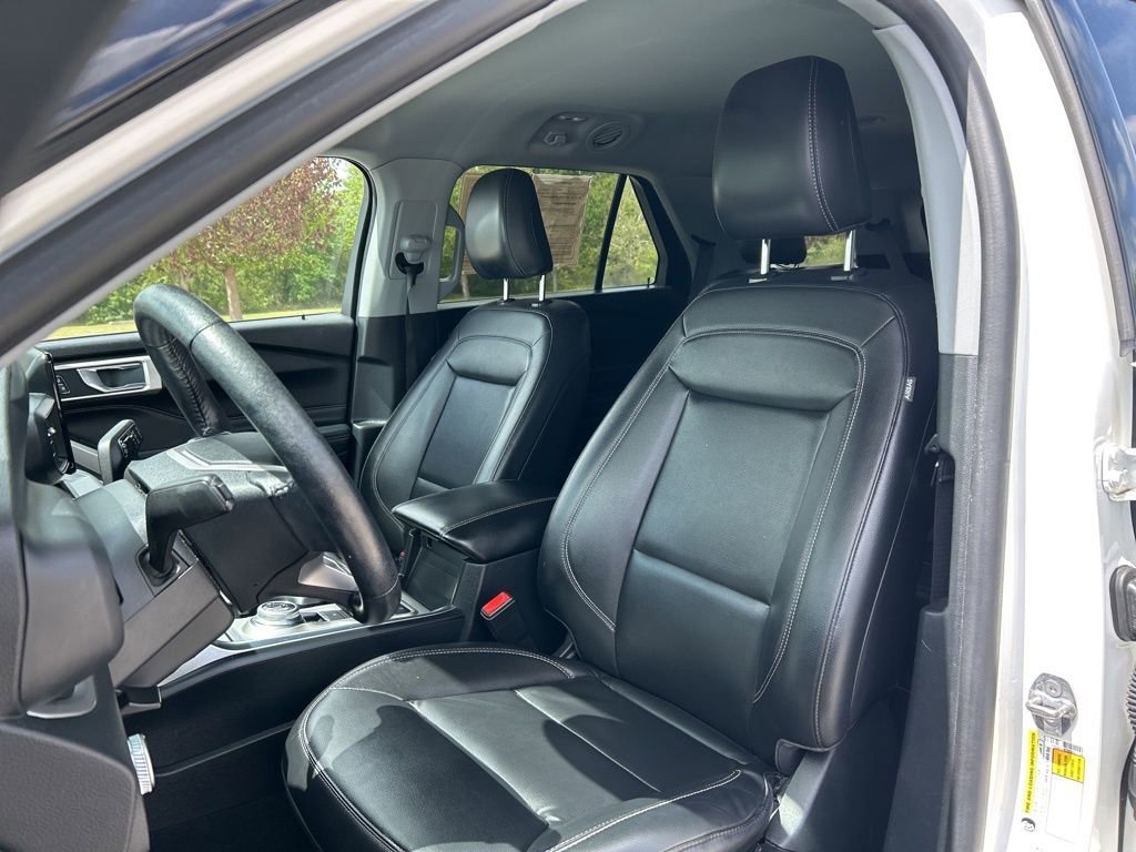 Used 2021 Ford Explorer XLT w/ Equipment Group 202A RWD image 19