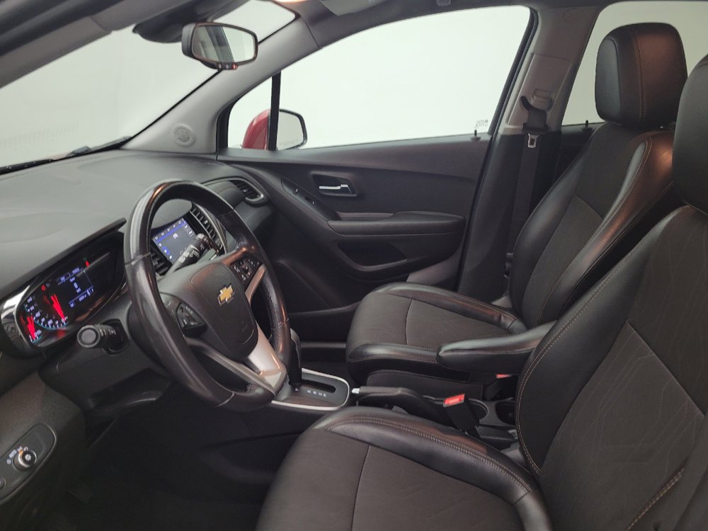 Used 2020 Chevrolet Trax LT w/ LT Convenience Package AWD/4WD image 17