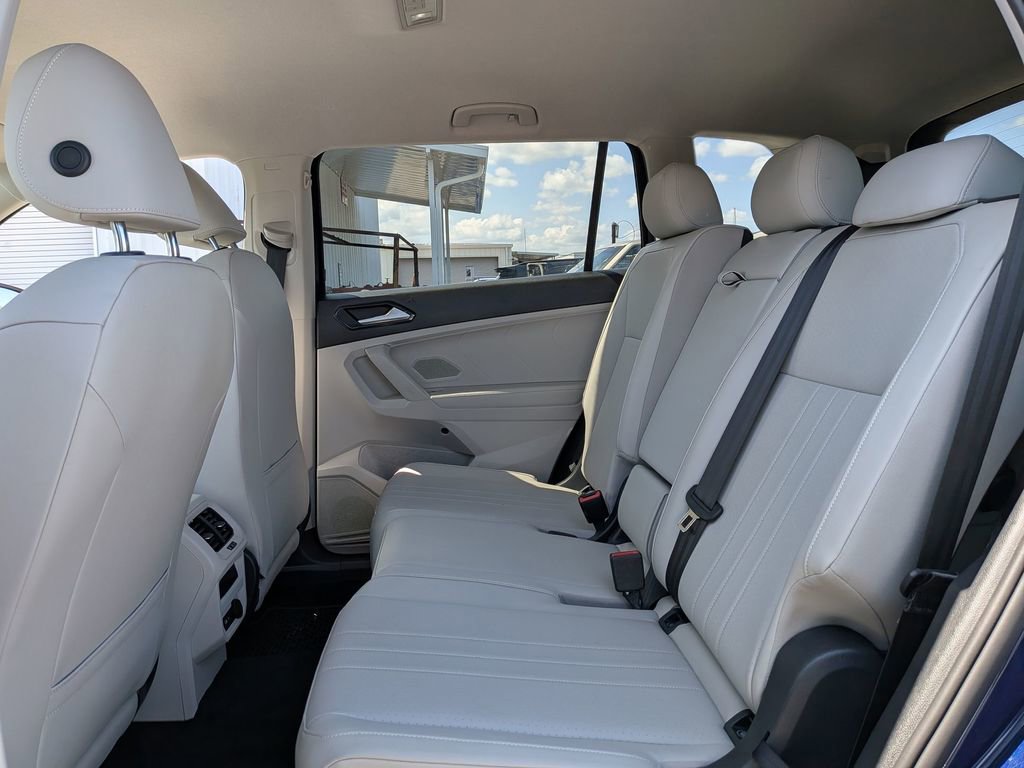 Used 2022 Volkswagen Tiguan SE FWD image 32