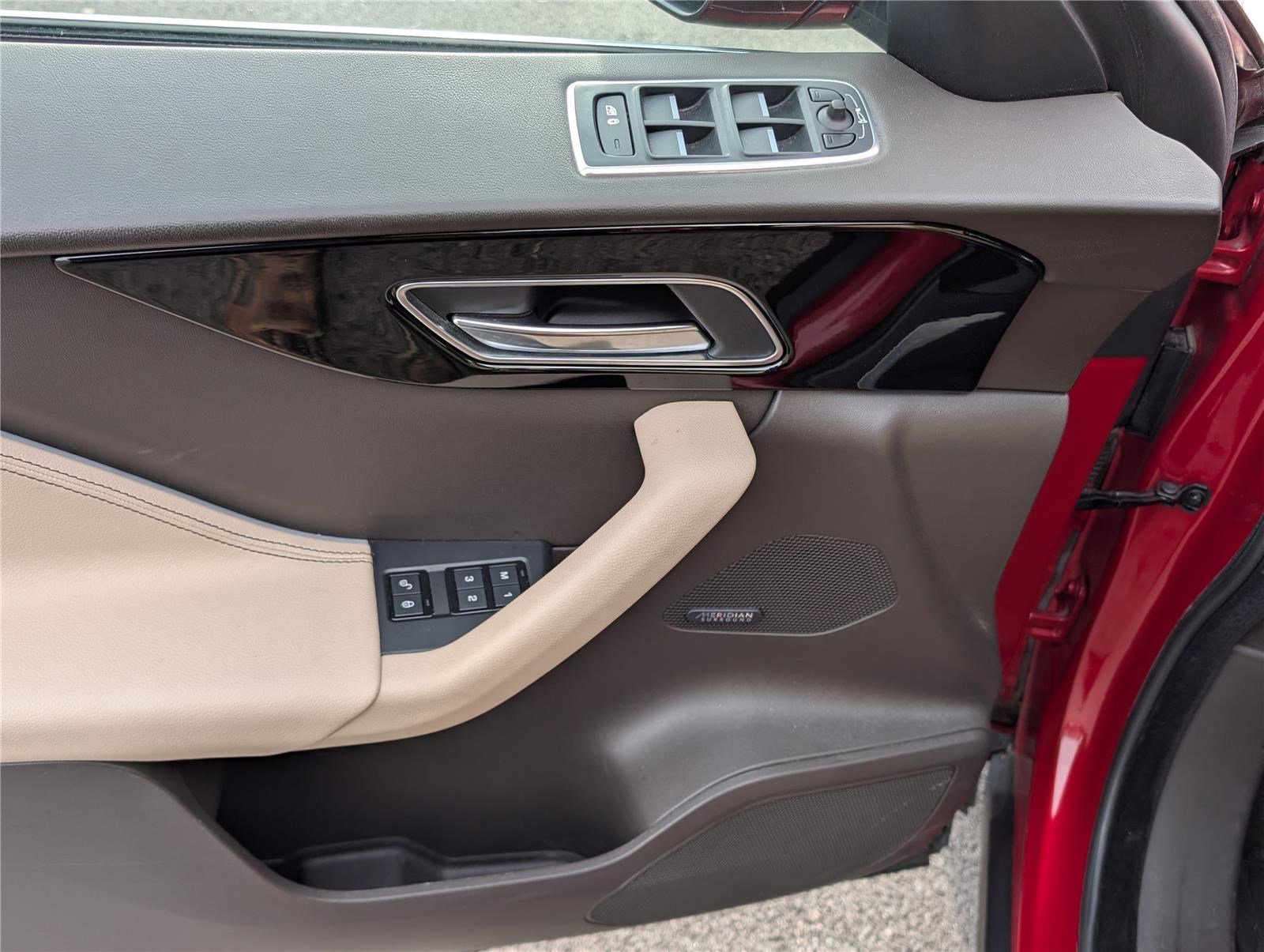 Used 2019 Jaguar F-PACE Prestige image 21