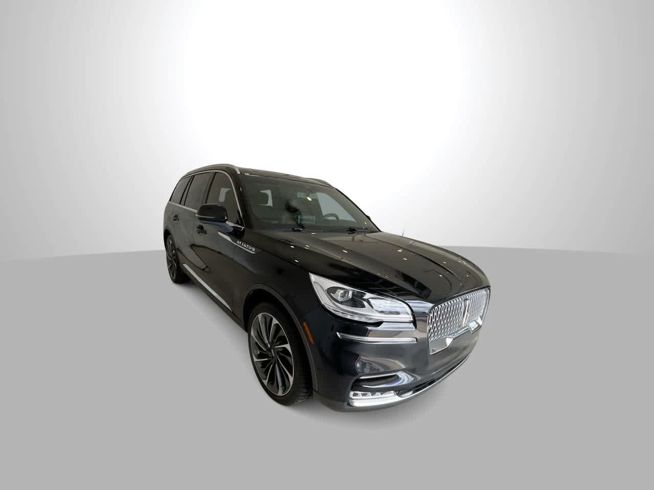 Used 2021 Lincoln Aviator Reserve w/ Equipment Group 202A AWD/4WD image 2
