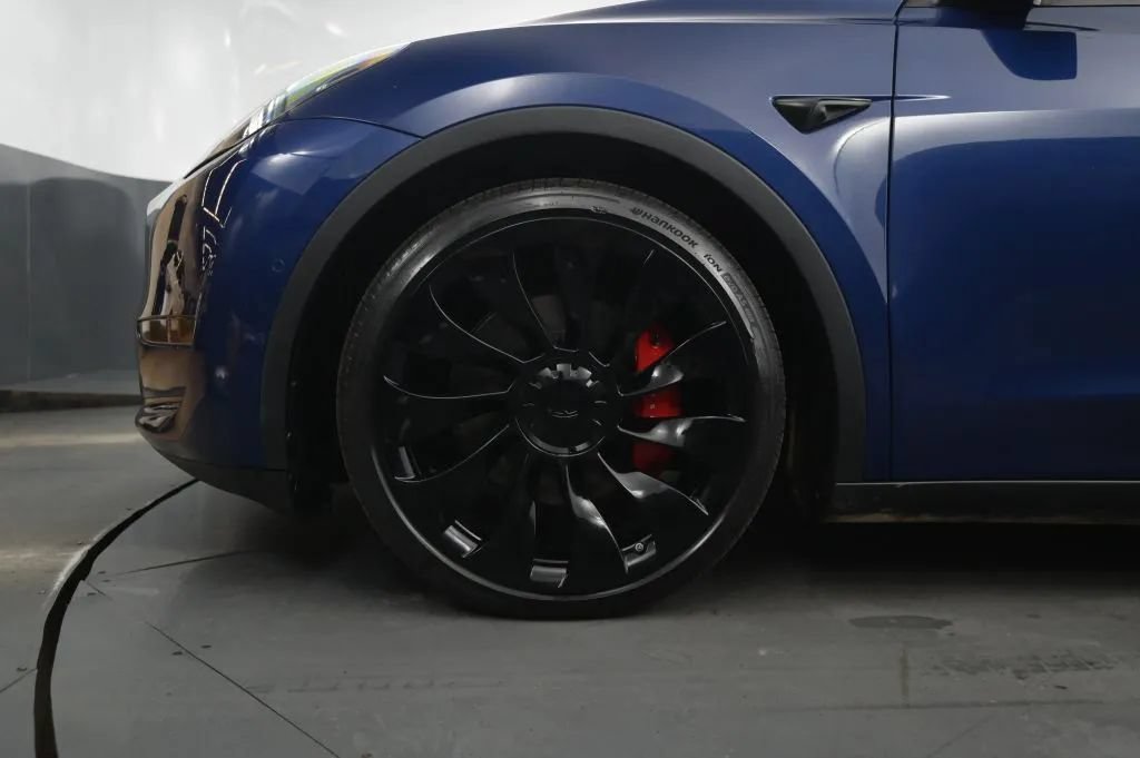 Used 2022 Tesla Model Y Performance AWD/4WD image 10