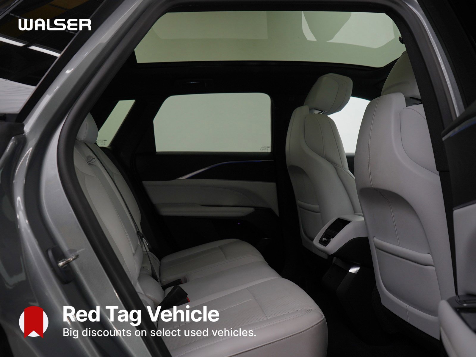 Used 2024 Cadillac Lyriq Sport image 11