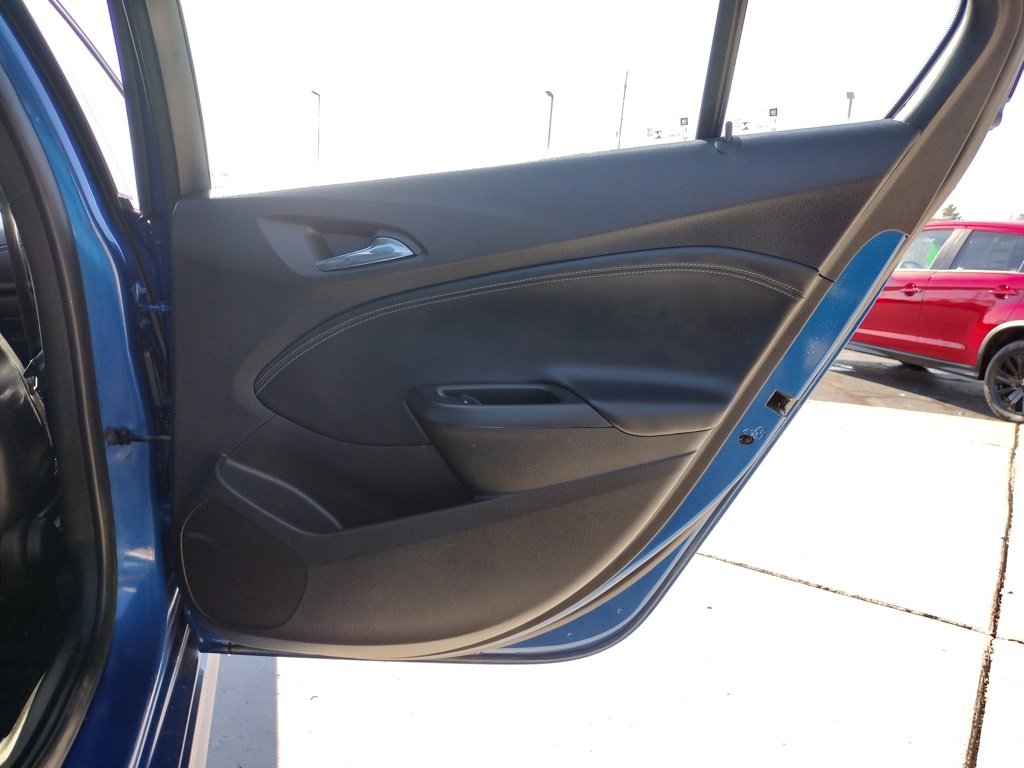 Used 2019 Chevrolet Cruze Premier image 20