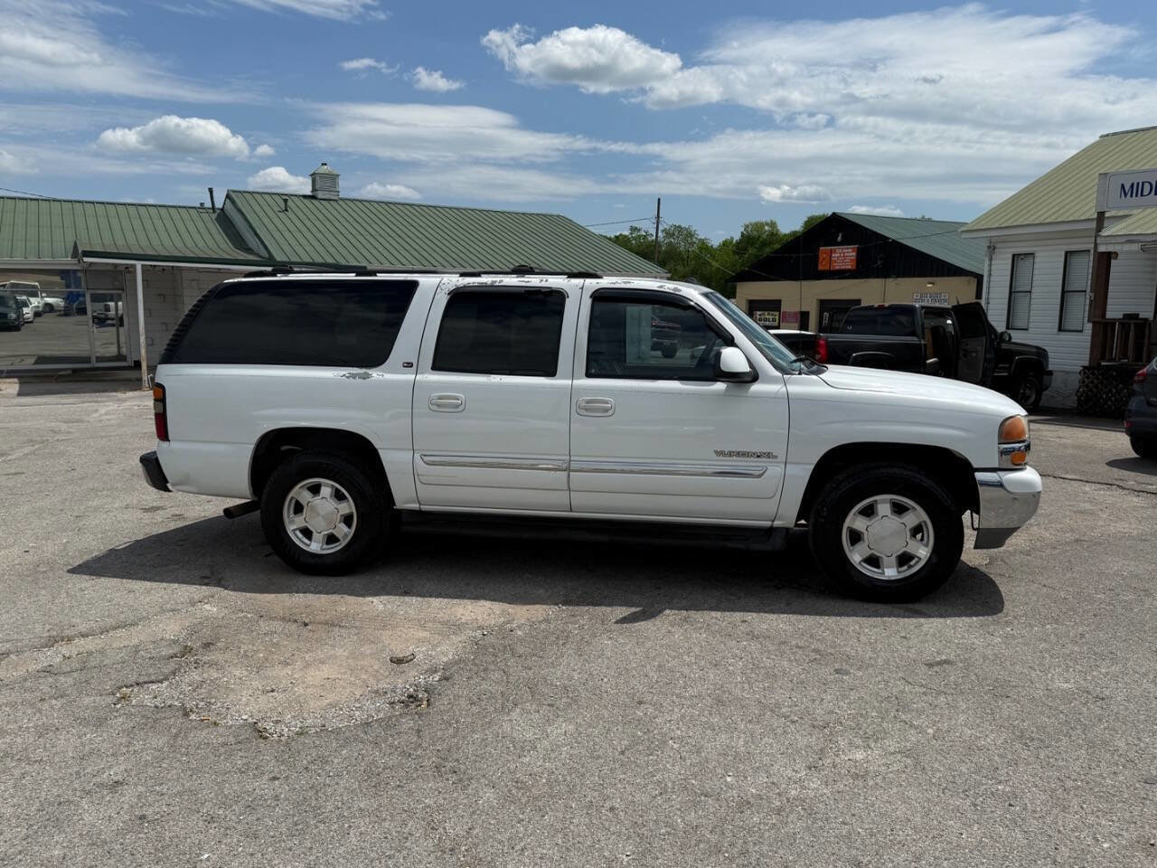 Used 2004 GMC Yukon XL SLT w/ Preferred Equipment Group RWD image 8