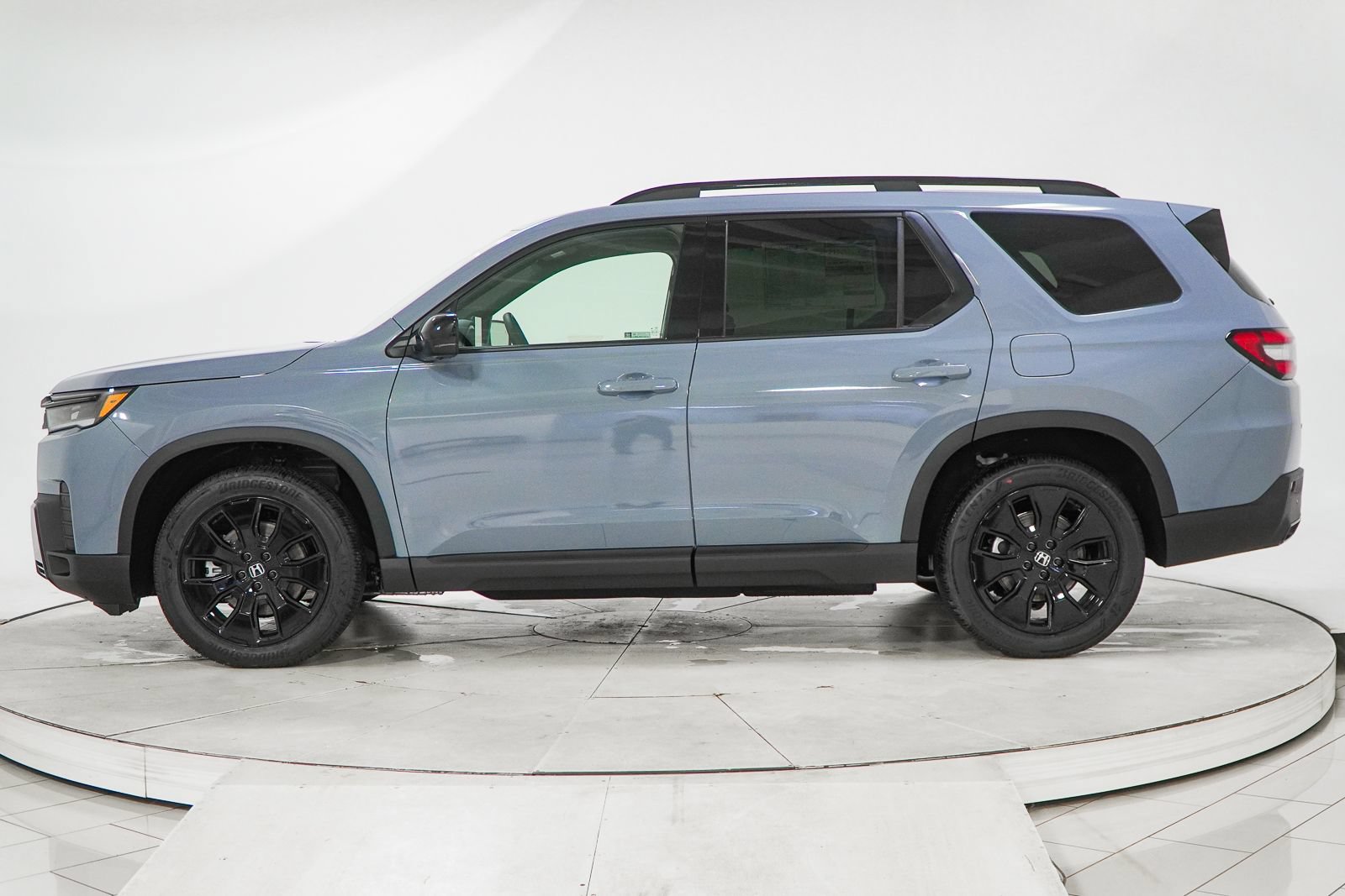 New 2026 Honda Pilot Black Edition image 5