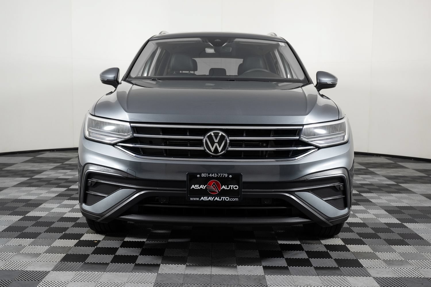 Used 2023 Volkswagen Tiguan SE AWD/4WD image 12