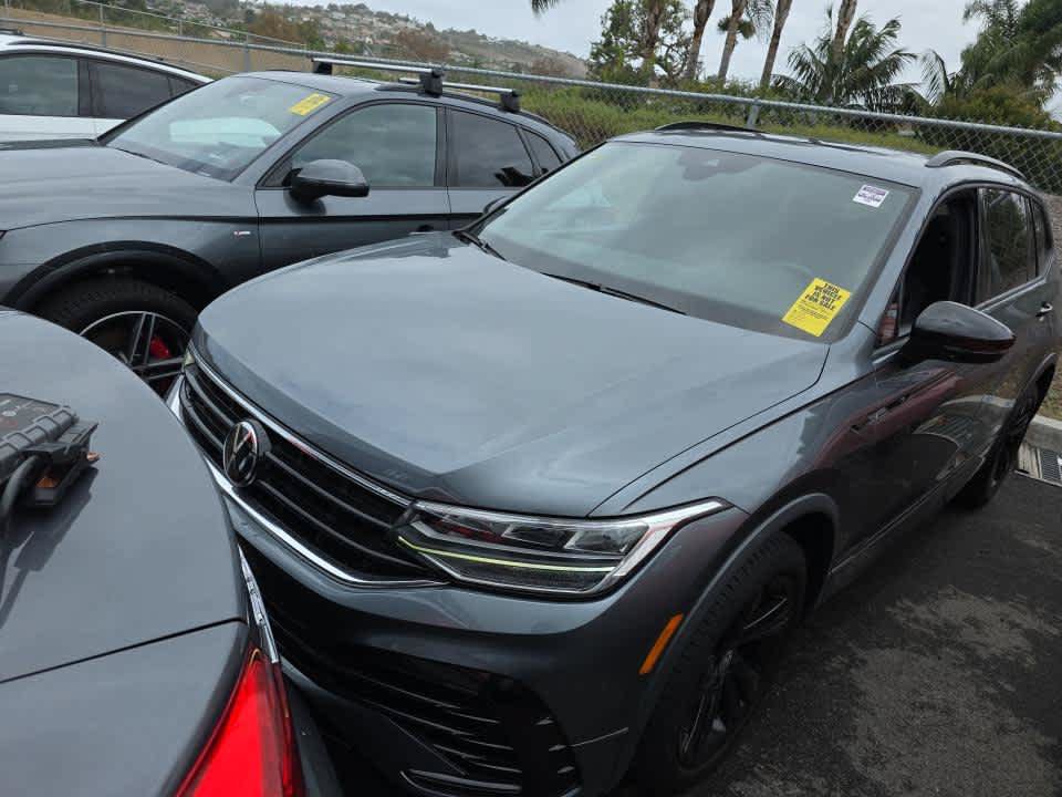 Used 2023 Volkswagen Tiguan SE R-Line FWD image 4